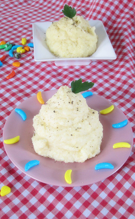 Soft and Creamy Mashed Potatoes with a Rich Milk Flavor