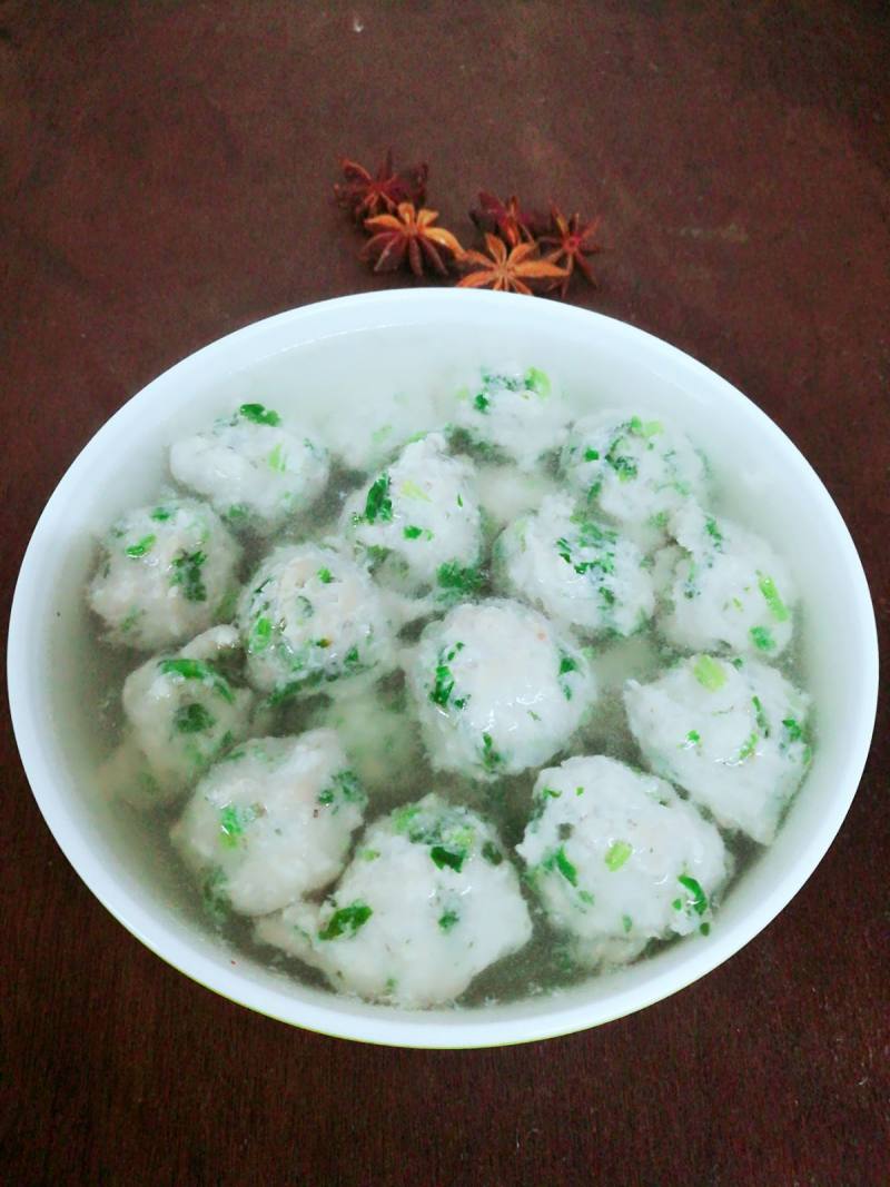 Steps to Cook Clear Soup with Cilantro Meatballs