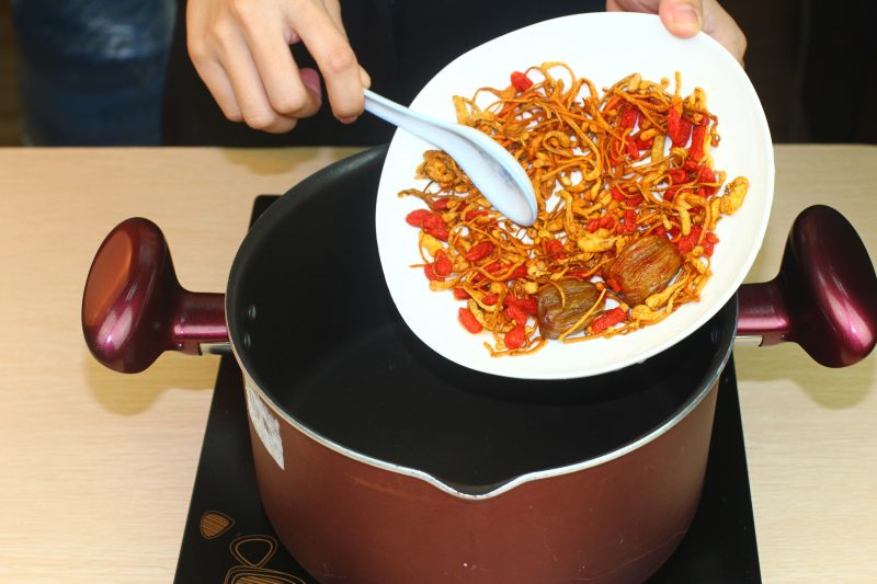 Steps to Cook Guangdong Famous Soup Dumplings - Bird's Nest and Goji Berry Nourishing Soup