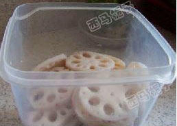 Steps for Cooking Lotus Root with Fruit Jelly