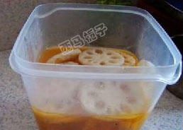 Steps for Cooking Lotus Root with Fruit Jelly