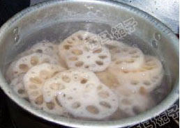 Steps for Cooking Lotus Root with Fruit Jelly