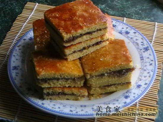 Steps for Making Casual Sandwich Biscuits