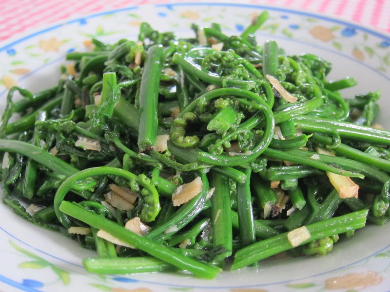 Stir-Fried Baku (Wild Jue Cai)