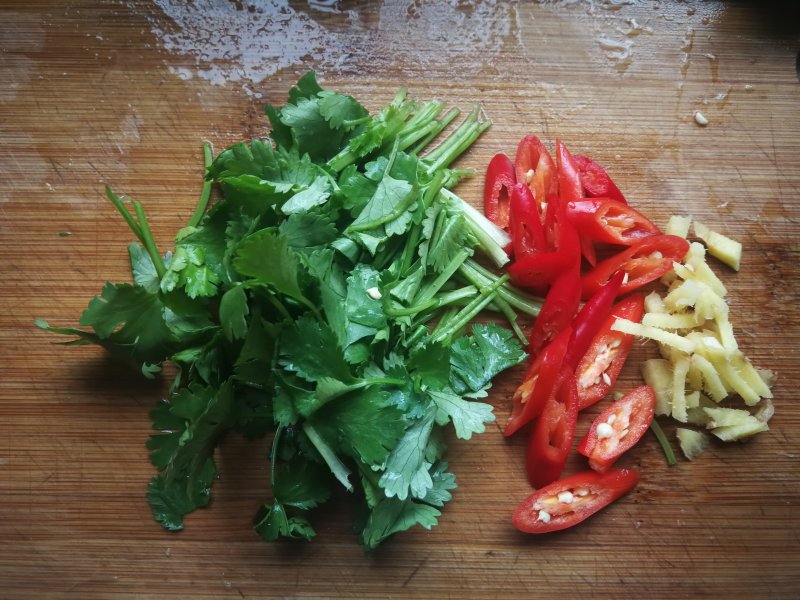 Steps for Making Carrot Red Mushroom Chicken Soup with Cat Ear Pasta