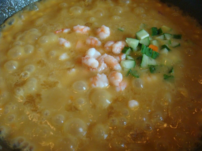 Steps for Cooking Curried Shrimp with Corn Kernels