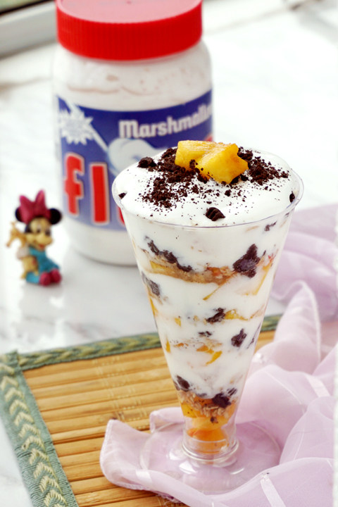 Vanilla Marshmallow Peach Yogurt Cup