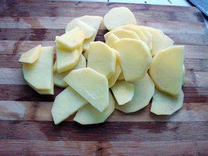 Steps for making Pickled Vegetable Fried Potato Slices