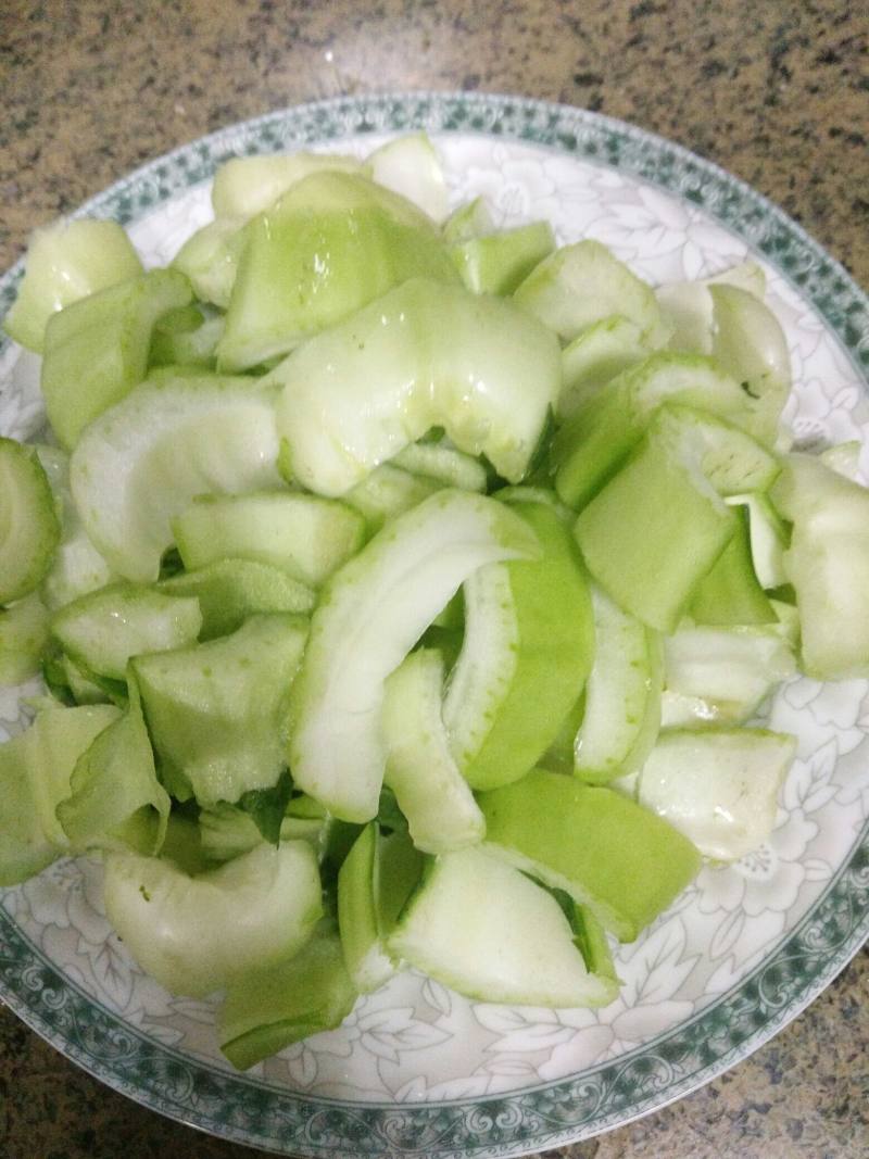 Step-by-Step Guide for Stir-Frying Crispy and Refreshing Green Vegetables