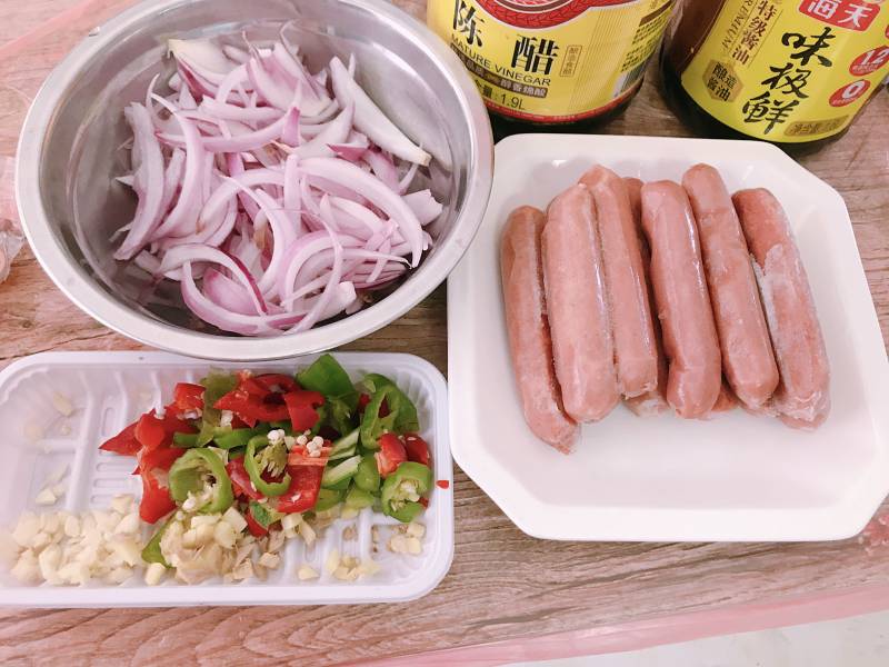 Steps for Cooking Onion Stir-Fried Hot Dogs