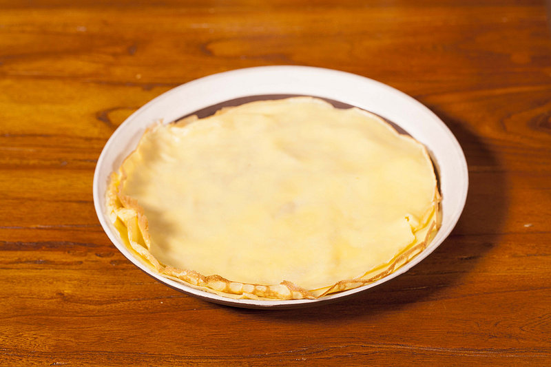 Delicious Dessert You Can Make with a Skillet - Mango Crepes Step-by-Step