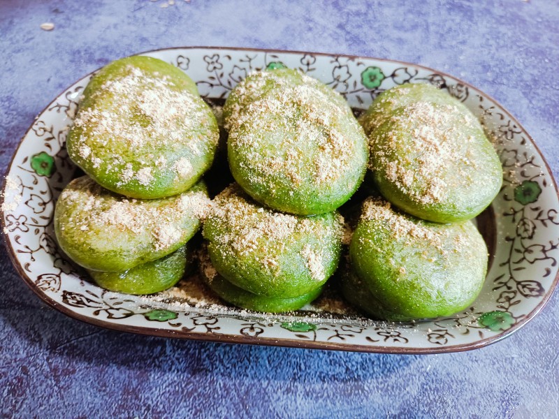 Steps for Making Red Sugar and Mugwort Rice Cake