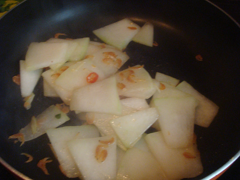 Dried Shrimp and Winter Melon Stir Fry Steps