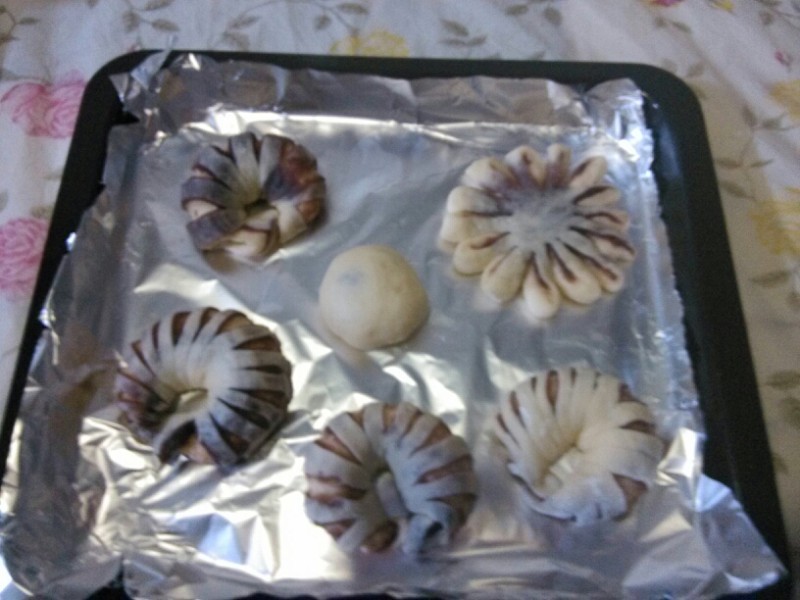 Steps for Making Variety Red Bean Buns