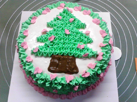 Step-by-step Instructions for Christmas Tree Buttercream Cake