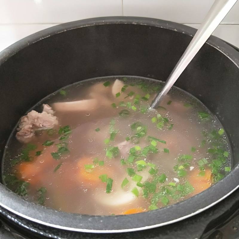 Steps for Making Lotus Root and Pork Rib Soup