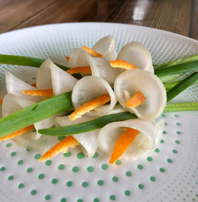 Honey-Soaked White Radish Plate Art Preparation Steps