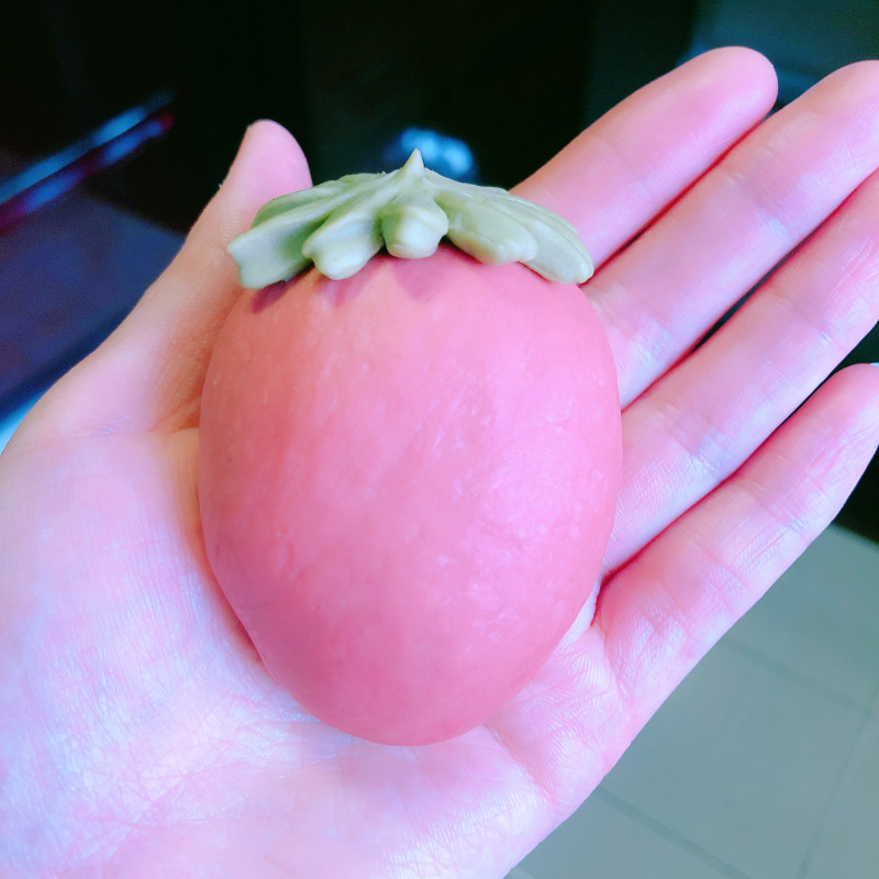 Steps for Making Strawberry Baozi