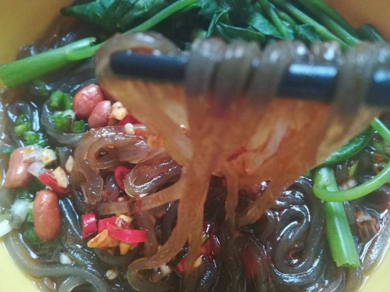 Steps to Make Sour and Spicy Noodles