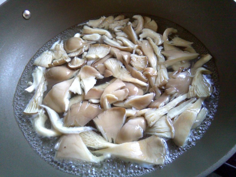 Steps for Making Lean Meat Mushroom