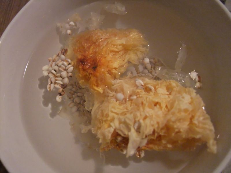 Listen to the Wind—Chinese Yam, Tremella, and Coix Seed Soup Step by Step