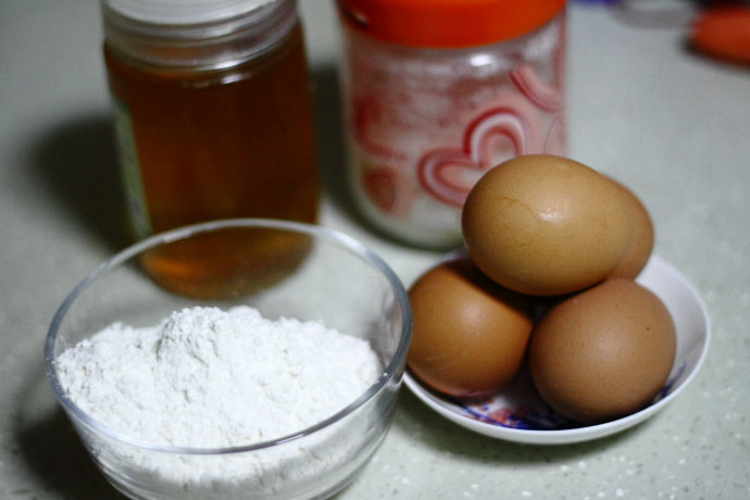 Steps to Make Oil-Free Paper Cup Honey Cake