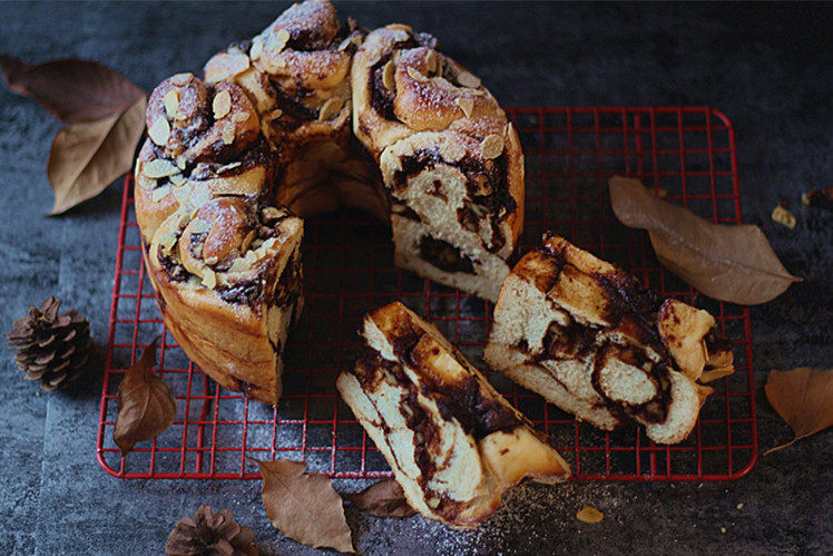 Winter Warm Afternoon Tea Delight: Black Sugar Cinnamon Tear Bread