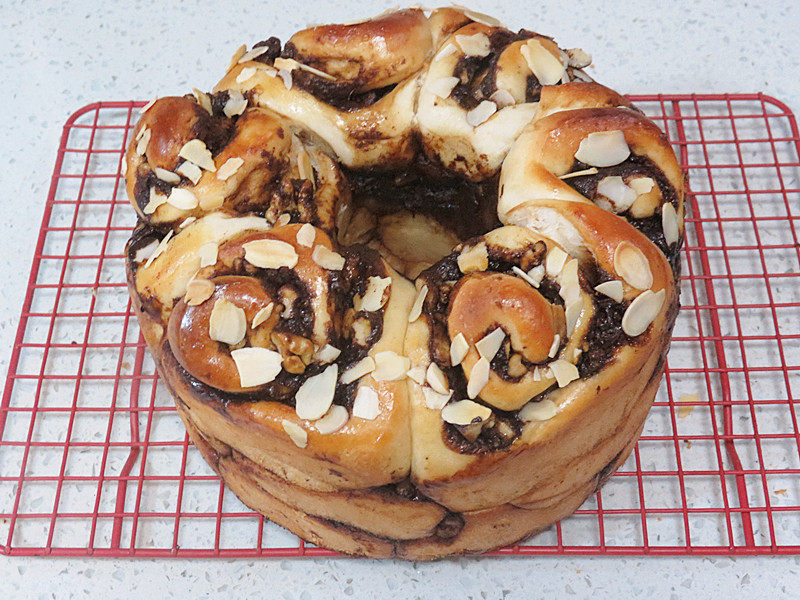 Step-by-Step Cooking Instructions for Winter Warm Afternoon Tea Delight: Black Sugar Cinnamon Tear Bread