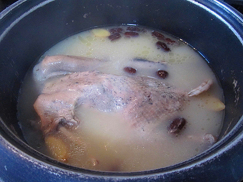 Steps for Making Water Duck and American Ginseng Soup