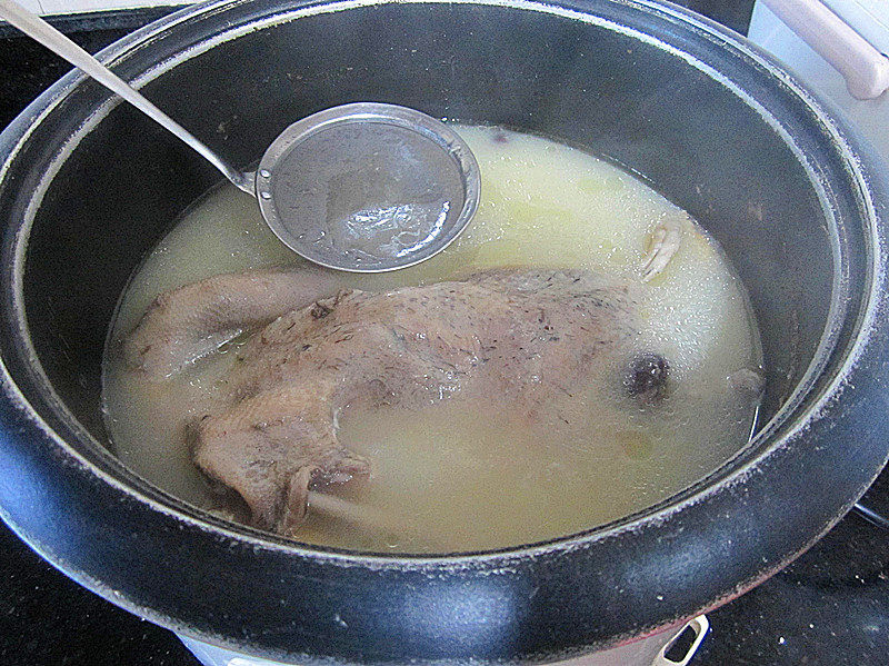 Steps for Making Water Duck and American Ginseng Soup