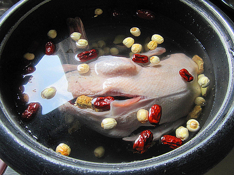 Steps for Making Water Duck and American Ginseng Soup