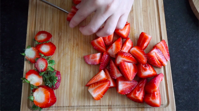 Steps for Making Fresh Strawberry Milk