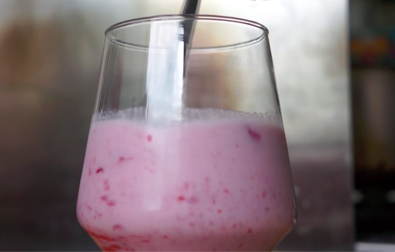 Steps for Making Fresh Strawberry Milk