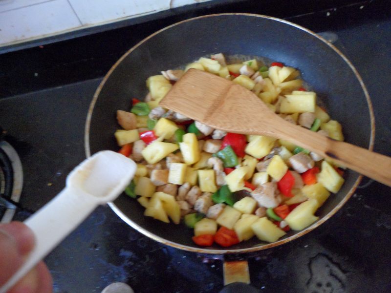 Sweet and Sour Seasonal Dish - Pineapple Chicken - Cooking Steps