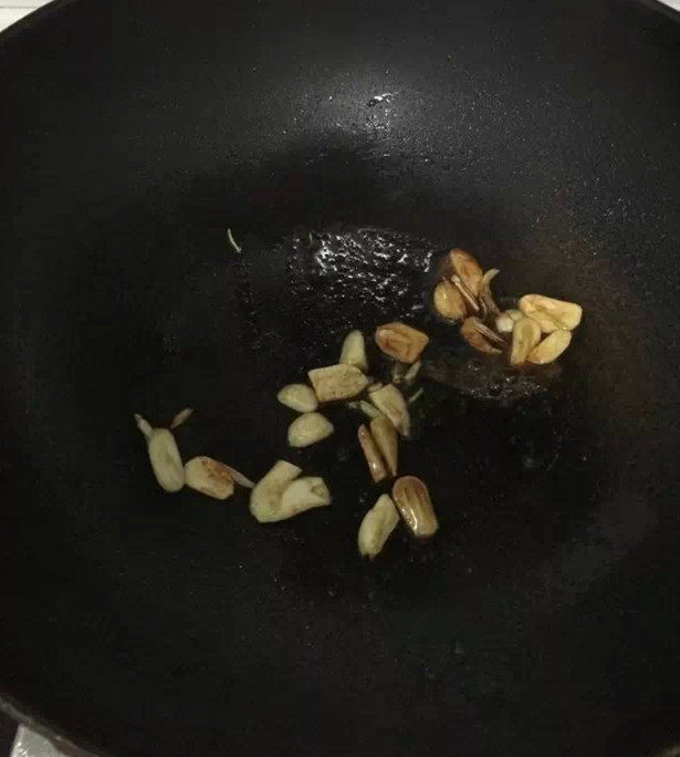 Steps for Stir-Fried Broccoli with King Oyster Mushrooms