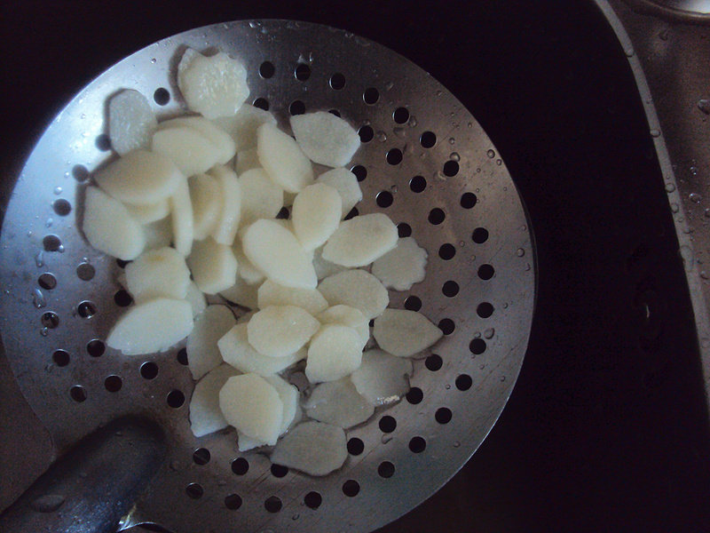 Steps to Make Daffodils