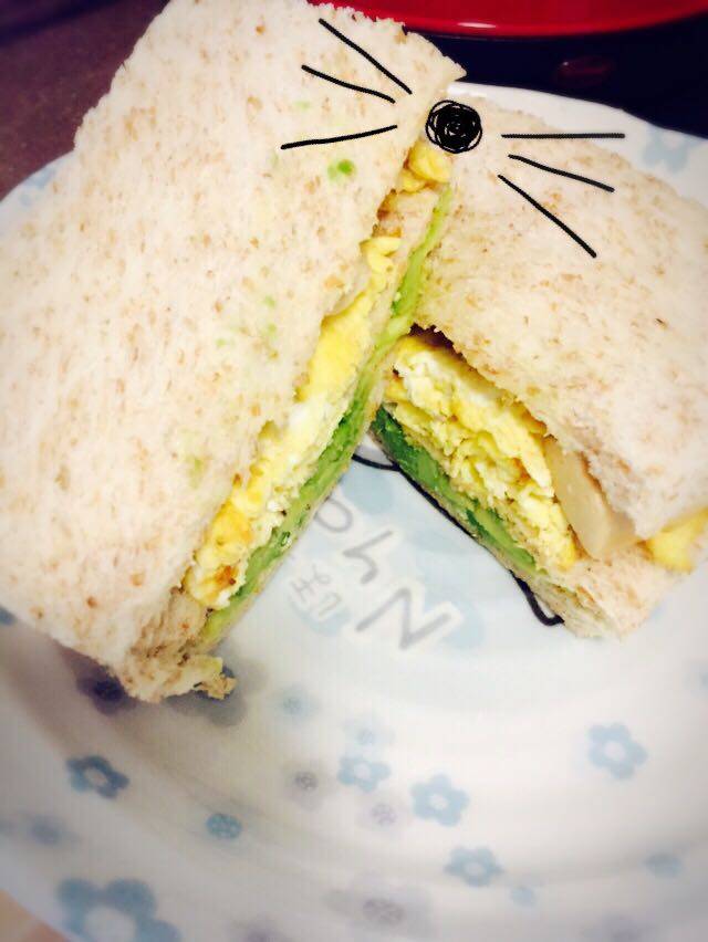 Avocado, Egg, and Fish Sausage Sandwich