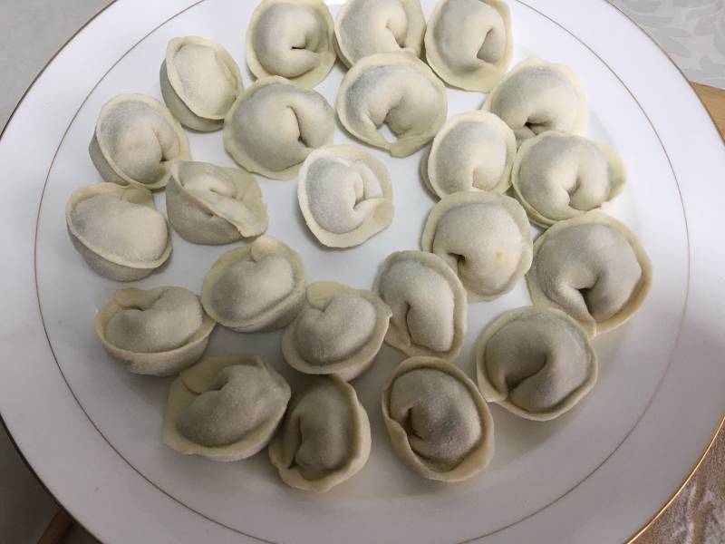 Step-by-Step Cooking Instructions for Steamed Shrimp Dumplings with Wrappers