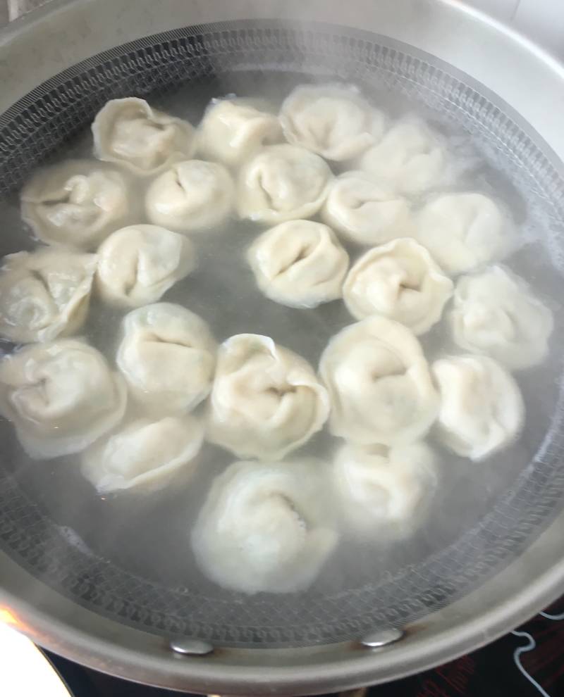 Step-by-Step Cooking Instructions for Steamed Shrimp Dumplings with Wrappers