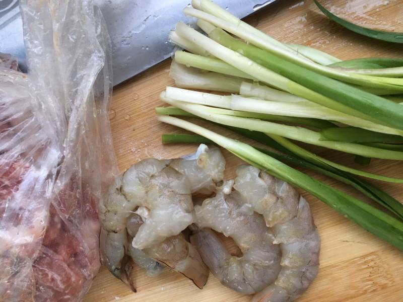 Step-by-Step Cooking Instructions for Steamed Shrimp Dumplings with Wrappers