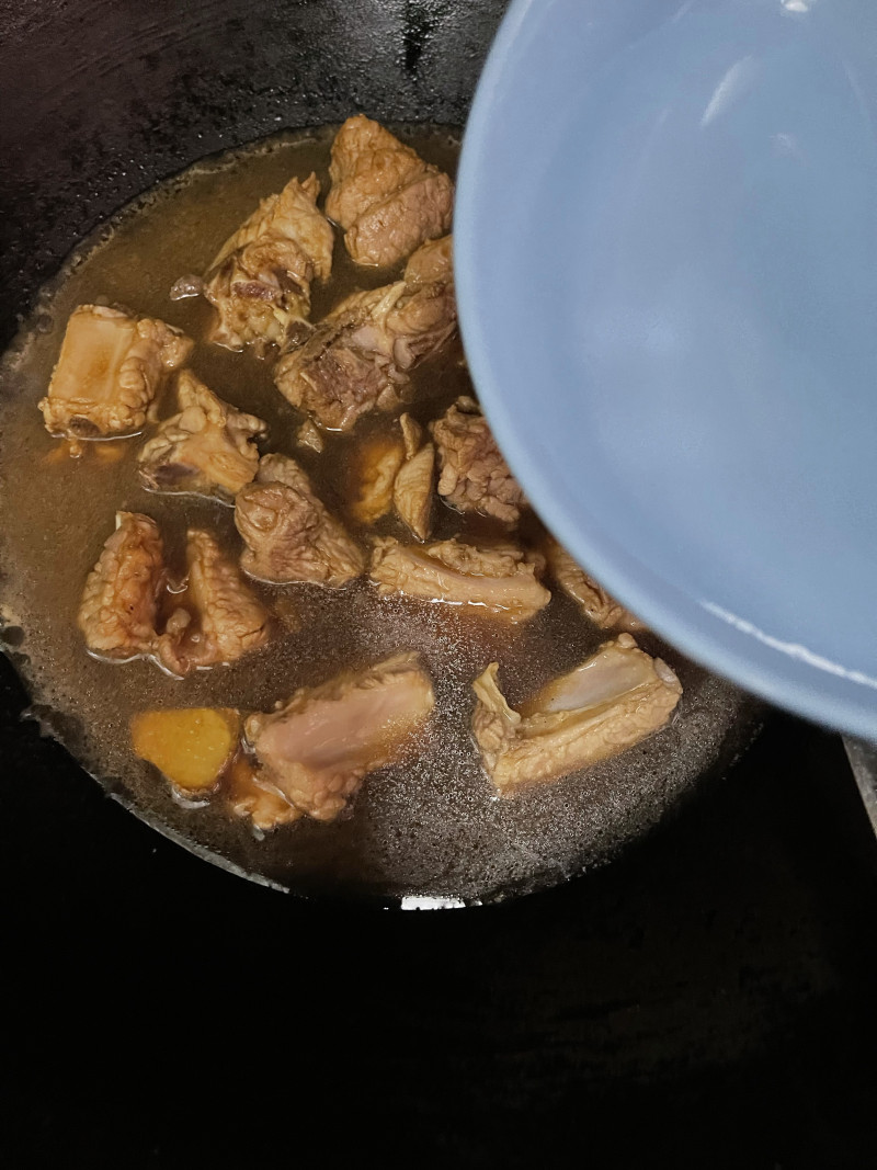 Steps for Cooking Braised Pork Ribs with Shrimp