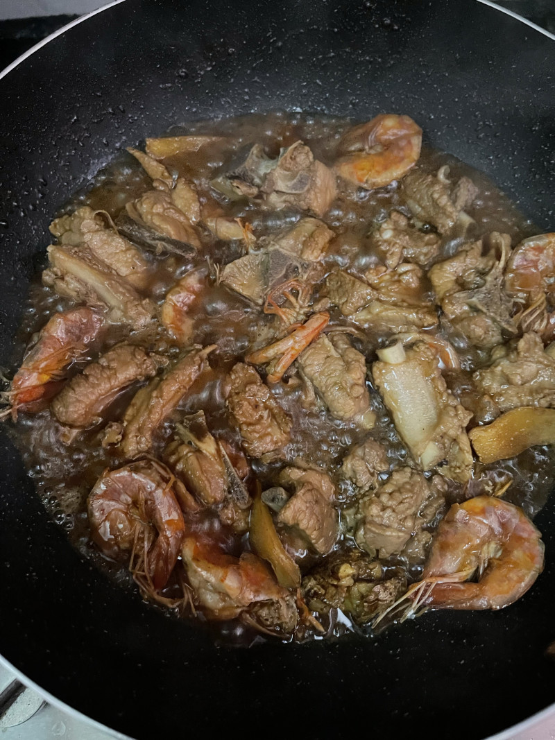 Steps for Cooking Braised Pork Ribs with Shrimp