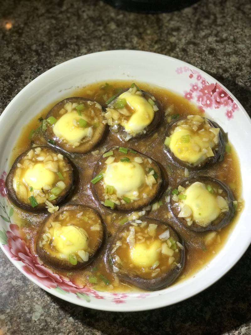 Steamed Quail Eggs with Mushrooms