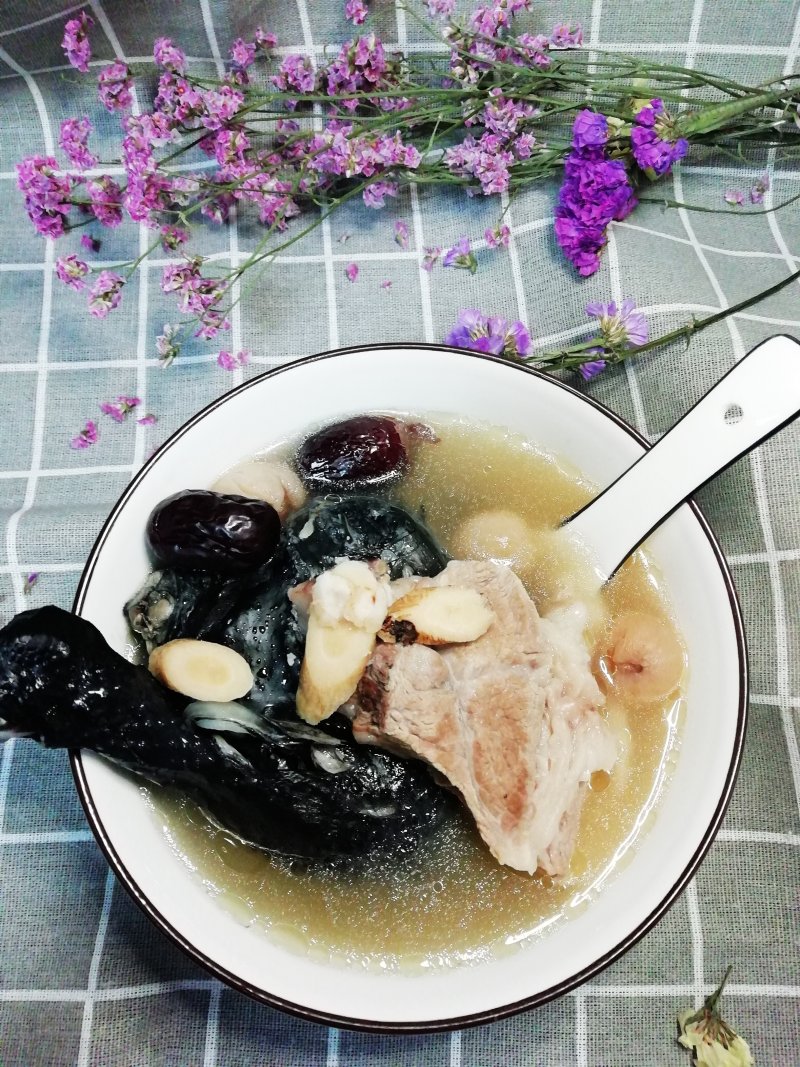 Winter Warm Soup: American Ginseng Black Chicken Soup