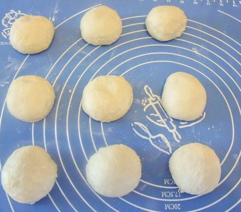 Steps for Cooking Breakfast Butter Rolls