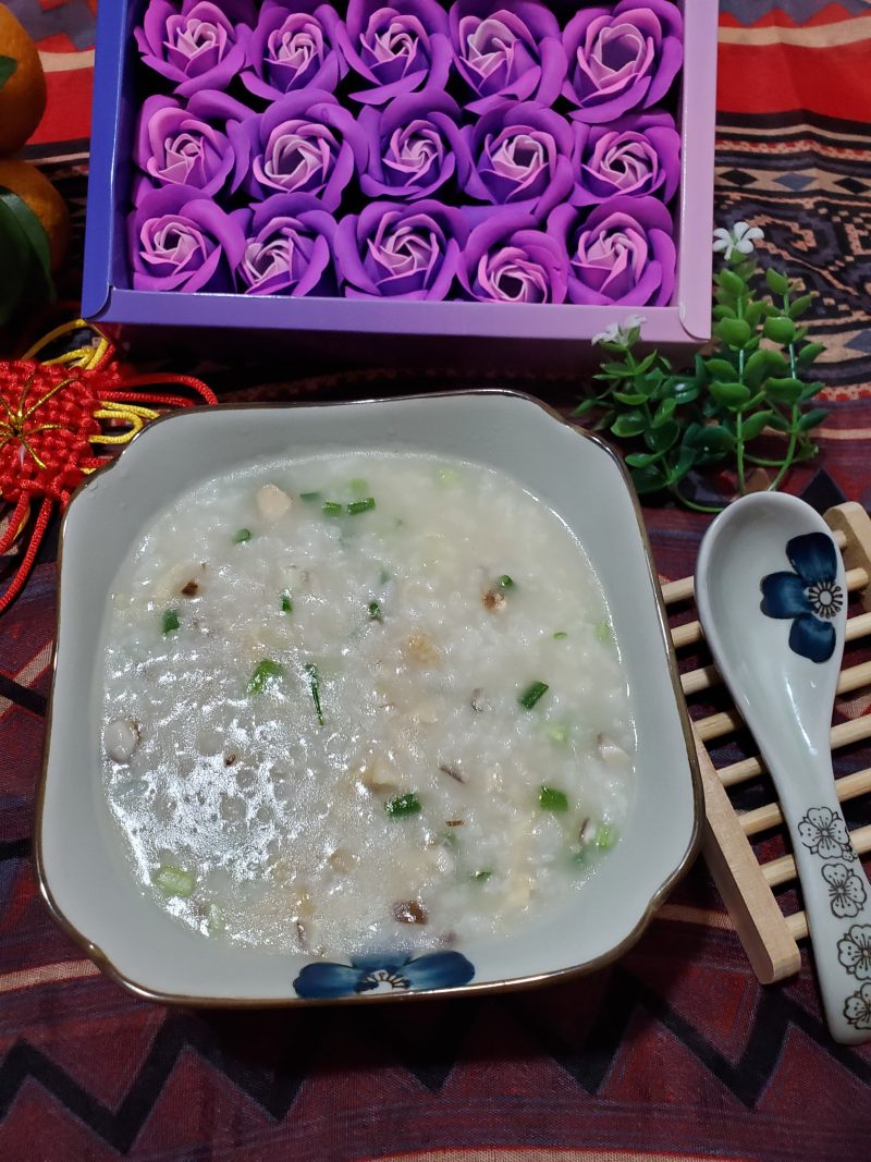 Step-by-Step Cooking of Mushroom and Chicken Congee