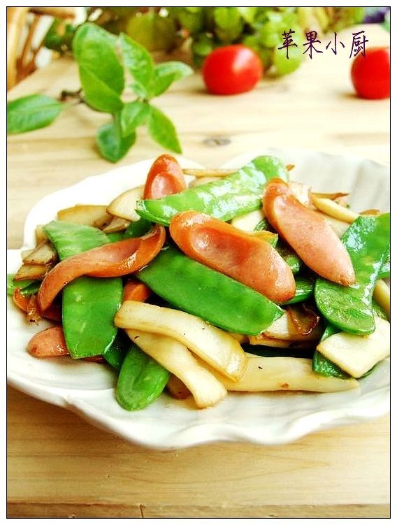 Stir-fried Dutch Beans with Enoki Mushrooms