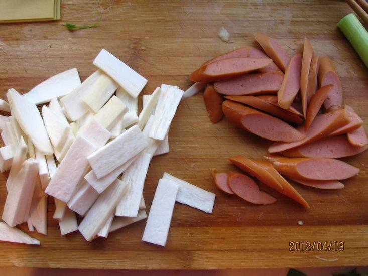 Steps for Stir-fried Dutch Beans with Enoki Mushrooms