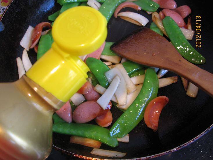 Steps for Stir-fried Dutch Beans with Enoki Mushrooms