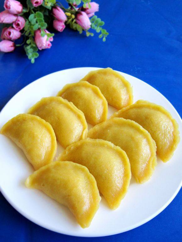 Cornmeal Radish Steamed Dumplings